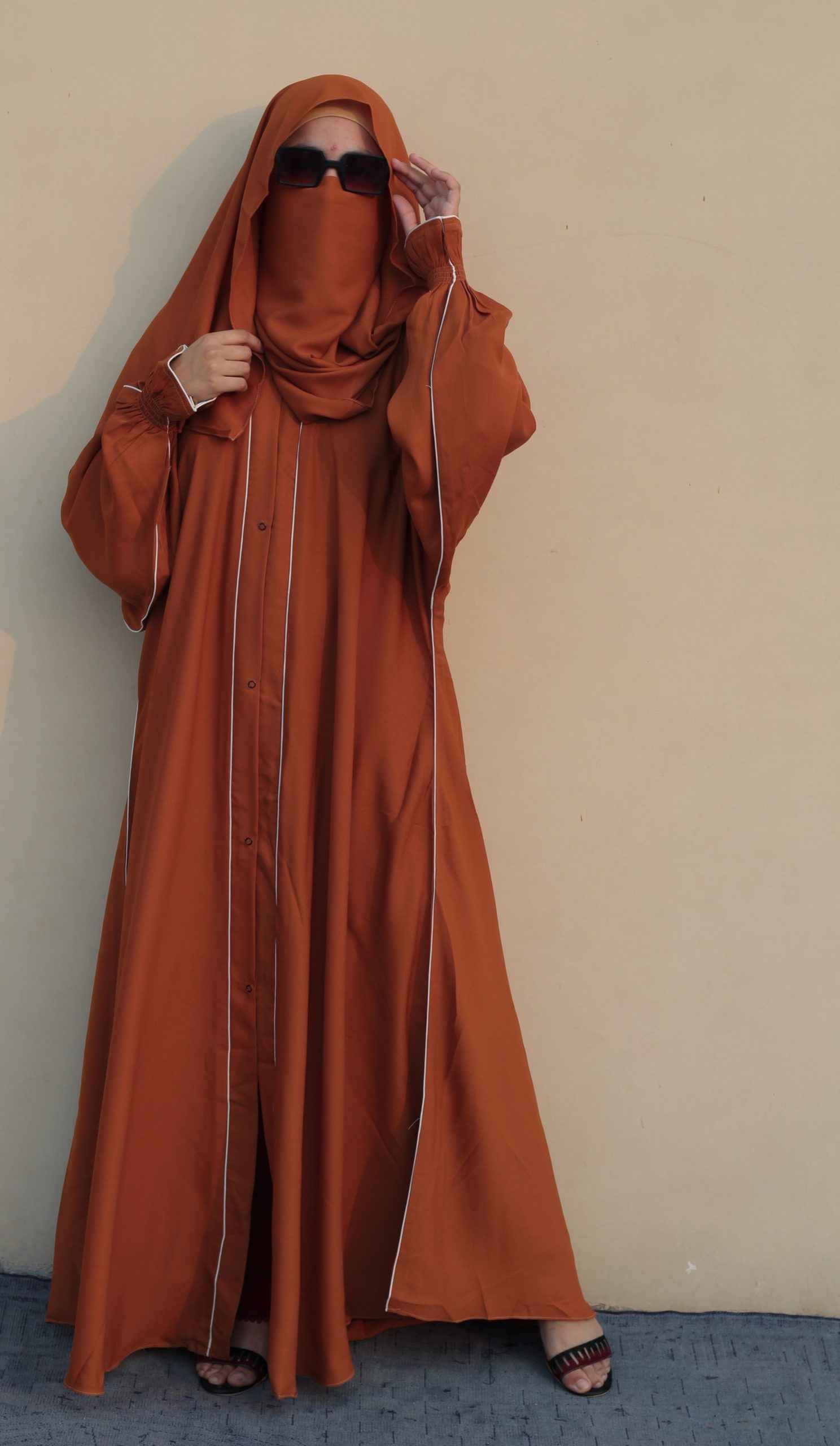 Brown Pipined Abaya