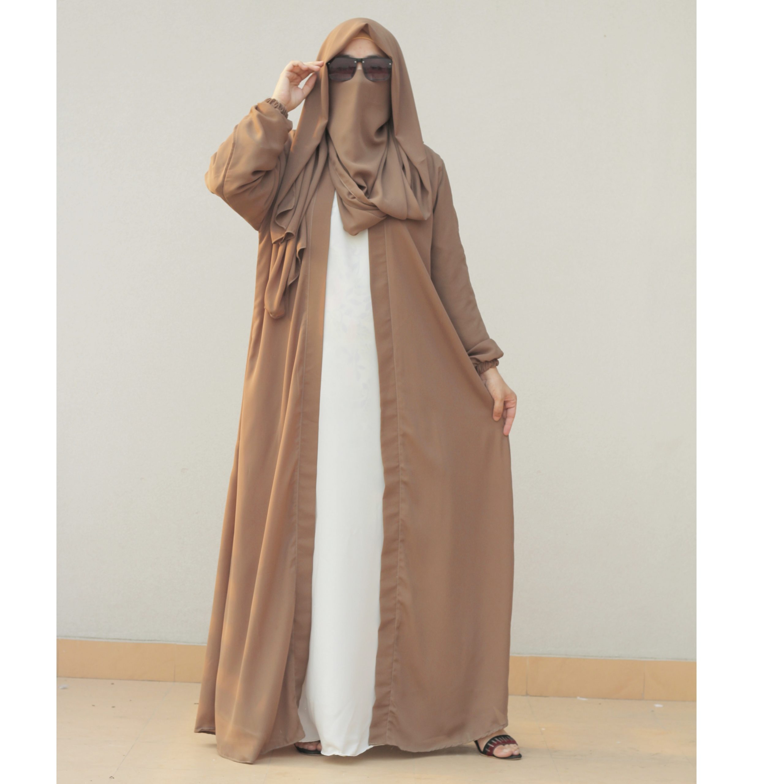 Laila Abaya (Beige)